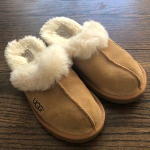 Ugg slippers size girls 3 perfect condition